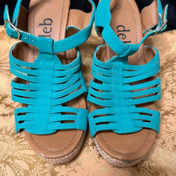 Teal & Tan Platform Wedges - Picture 2 of 8